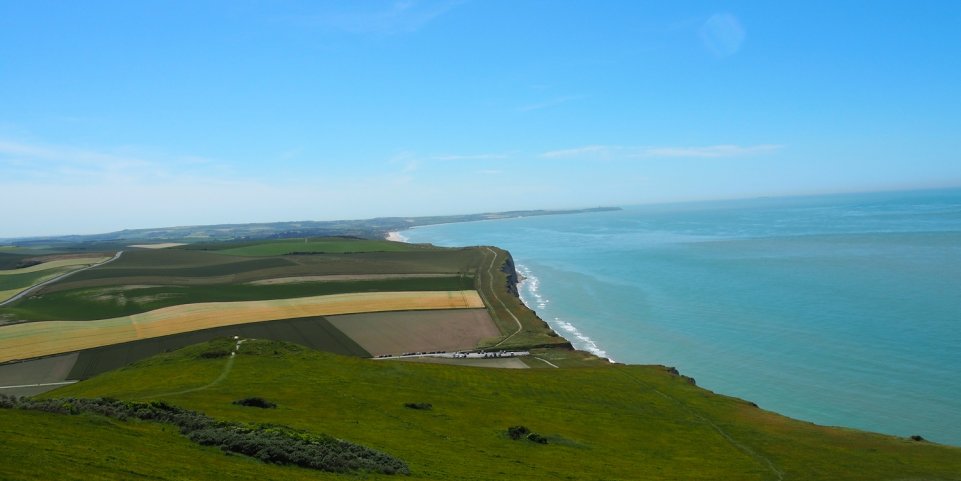 Randonnée Côte d'Opale : vue du Cap Gris Nez depuis le sommet du Cap Blanc Nez